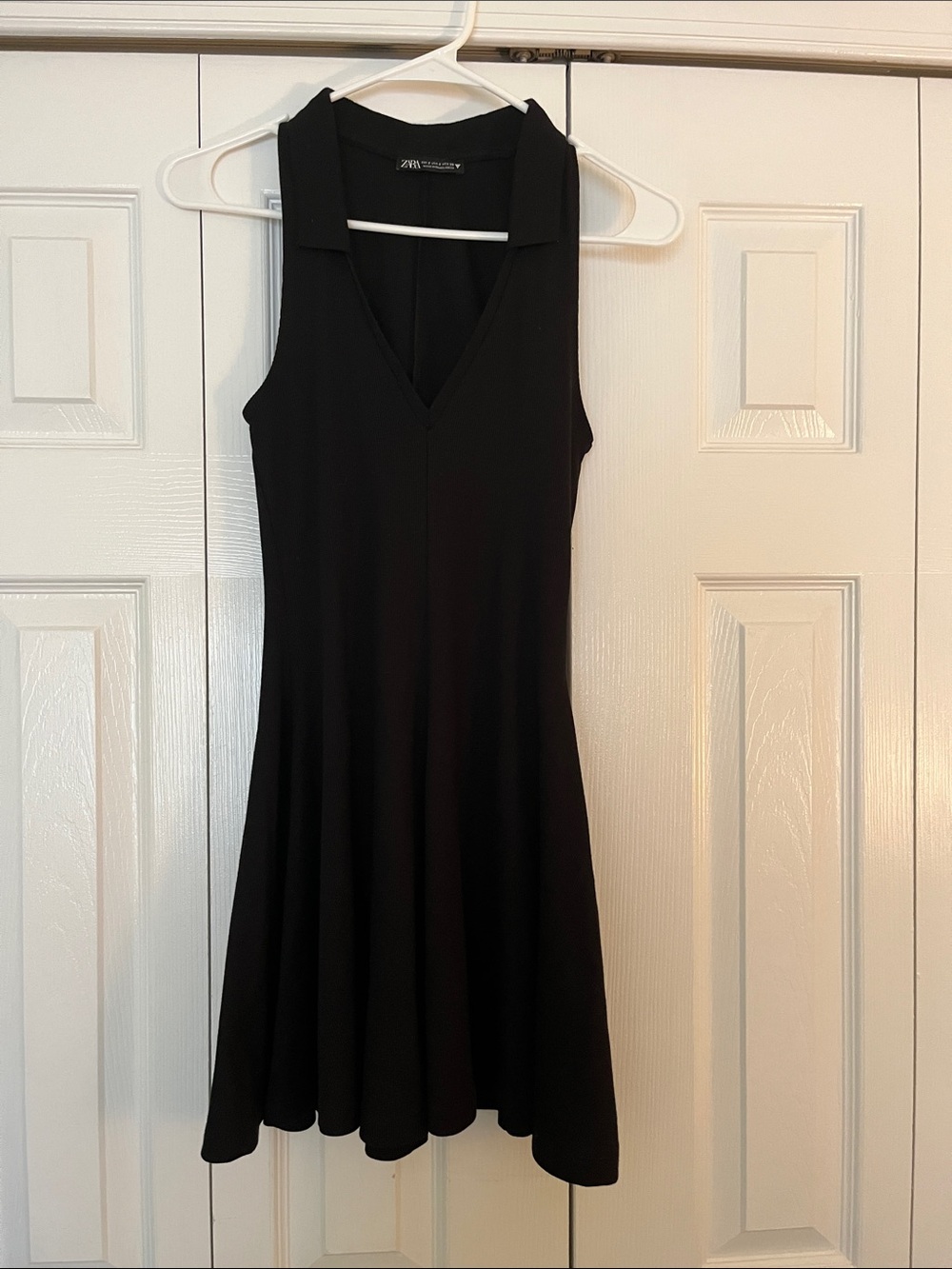 Zara Black Sleeveless V-Neck Collared Fit-and-Flare Dress